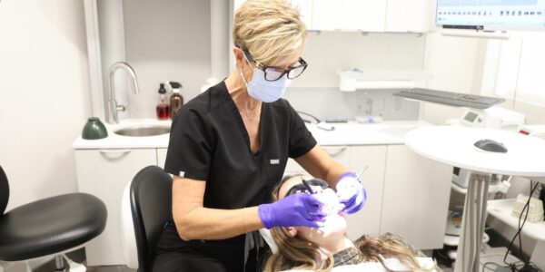 Common Cavity Signs That Tell You It’s Time to See a Dentist Now